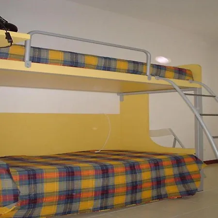 Modern Top-floor Near The شقة *