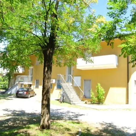Modern Top-floor Near The
